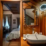 Ambra Cortina Luxury&fashion Hotel 4*