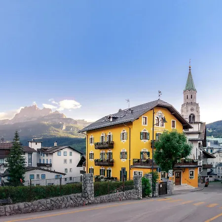 Ambra Cortina Luxury&fashion 4* Cortina d'Ampezzo
