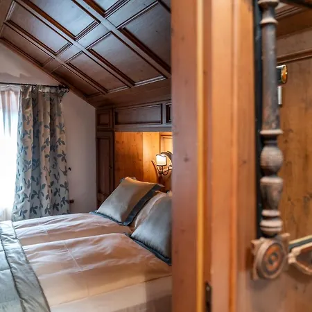 酒店 安布拉科尔蒂纳豪华时尚酒店 4*