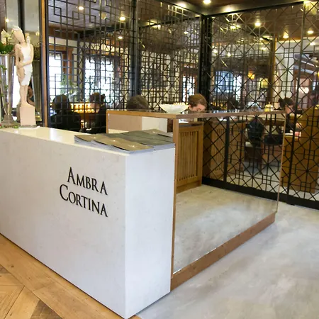 安布拉科尔蒂纳豪华时尚酒店 科尔蒂纳丹佩佐