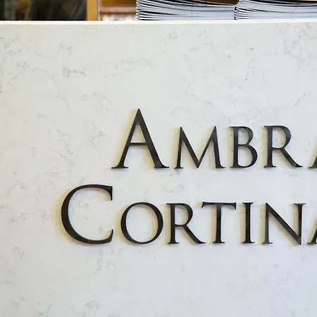 安布拉科尔蒂纳豪华时尚酒店 酒店 4*