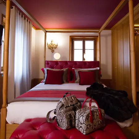 安布拉科尔蒂纳豪华时尚酒店