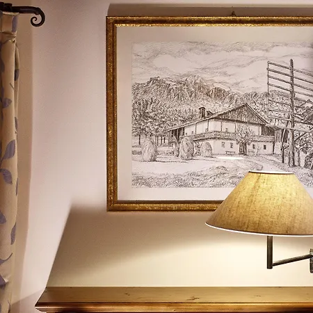 安布拉科尔蒂纳豪华时尚酒店 酒店 4*