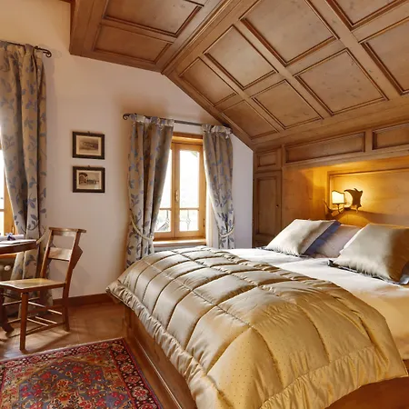 安布拉科尔蒂纳豪华时尚酒店 4* 科尔蒂纳丹佩佐