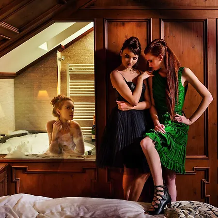 酒店 安布拉科尔蒂纳豪华时尚酒店