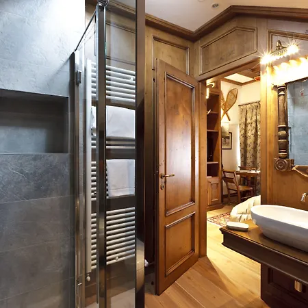 酒店 安布拉科尔蒂纳豪华时尚酒店