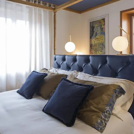 酒店 安布拉科尔蒂纳豪华时尚酒店 4*