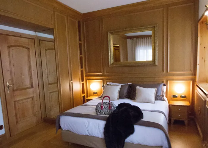 Ambra Cortina Luxury&fashion Hotel 4*